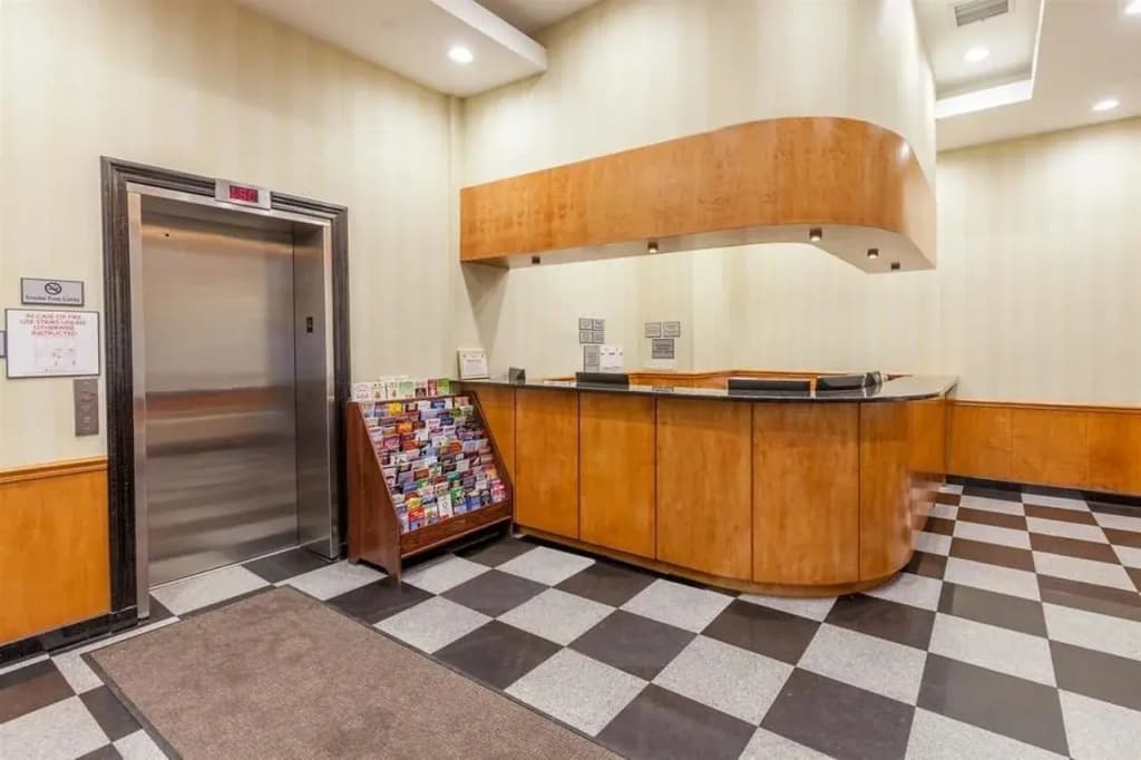Royal Stay Hotel - photo 2