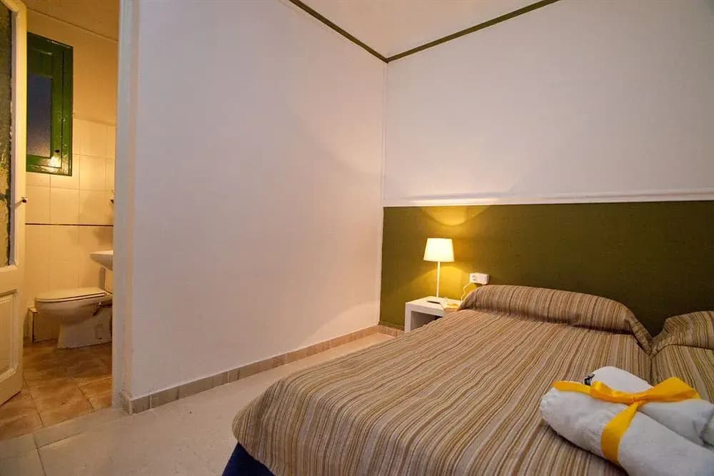Hostal Medea - photo 4