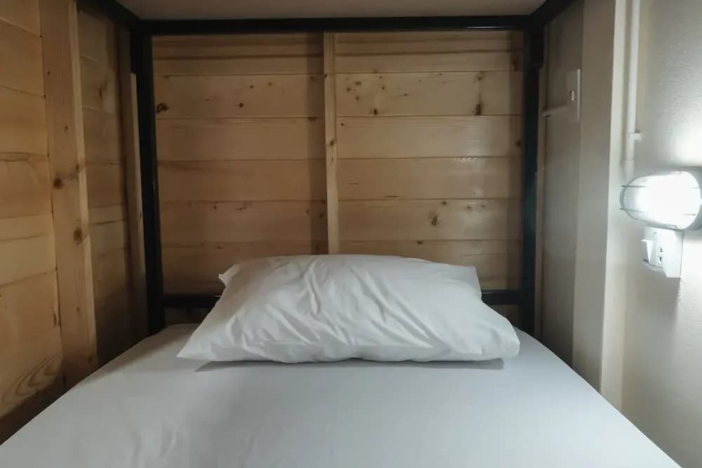 The Bridge Hostel - photo 6