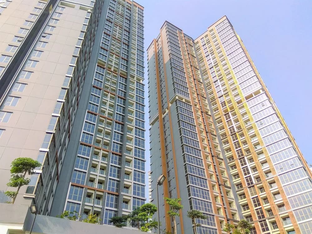 Comfort And Modern 1Br At Gold Coast Apartment - photo 1