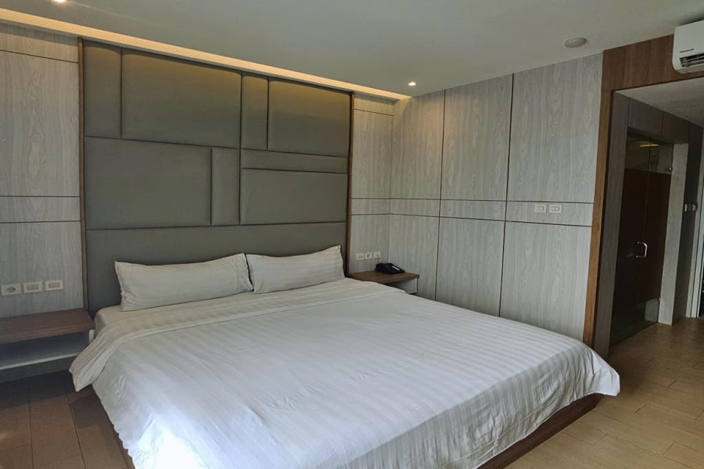 Victory Hotel - photo 3