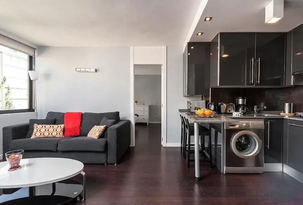 Roomspace Plaza Castilla Apartments - photo 10