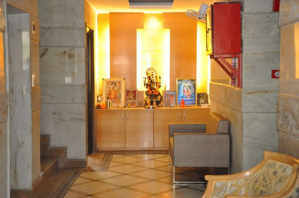 Hotel Metropolitan Karol Bagh - photo 2