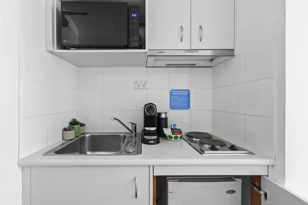 Bright Studio Stay in Central Parramatta - photo 10