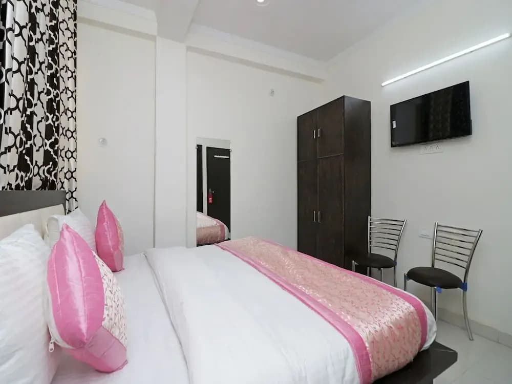 OYO 12738 Hotel Diamond - photo 3