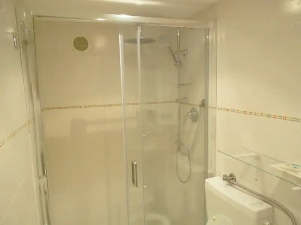 Private Room Noble in Shared Apartment - photo 6