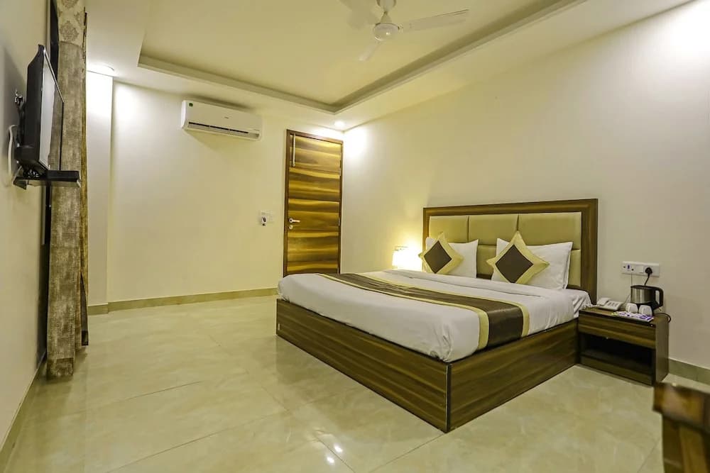 Fabhotel White House Bnb - photo 5