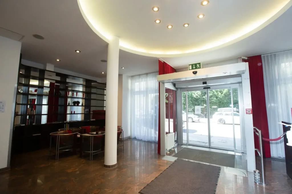 Hotel Boltzmann - photo 13
