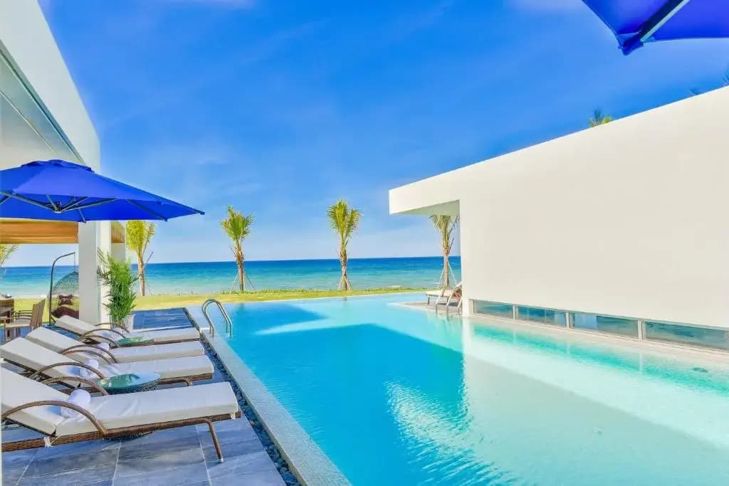 Deluxe villa along the beach - photo 19