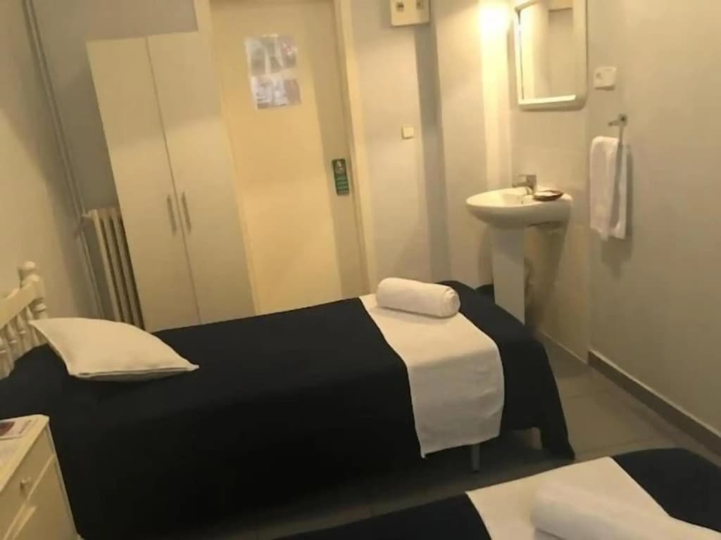 Hostal Parisien-NEW - photo 7