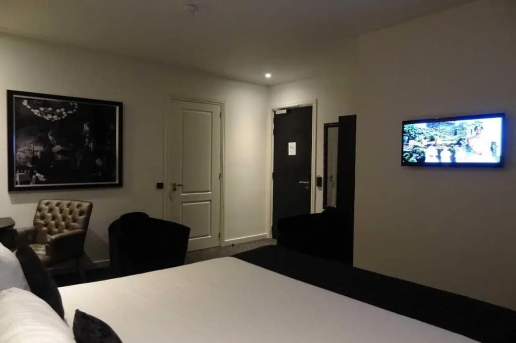 Sara's Boutique Hotel - photo 4