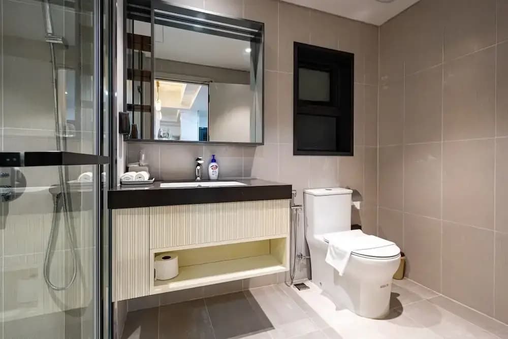 Happy Light Apartment in the Cardinal Court - photo 8