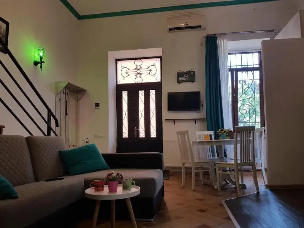 Comfortable Flat in Central Tbilisi - photo 2