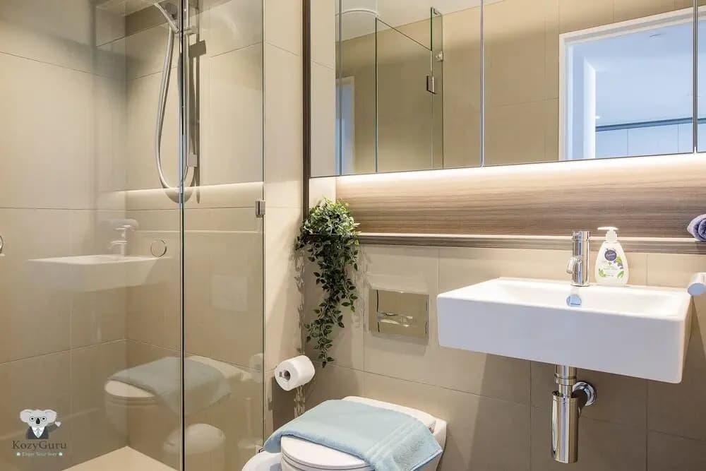 KOZYGURU Docklands Cozy Water View 1BED - photo 5