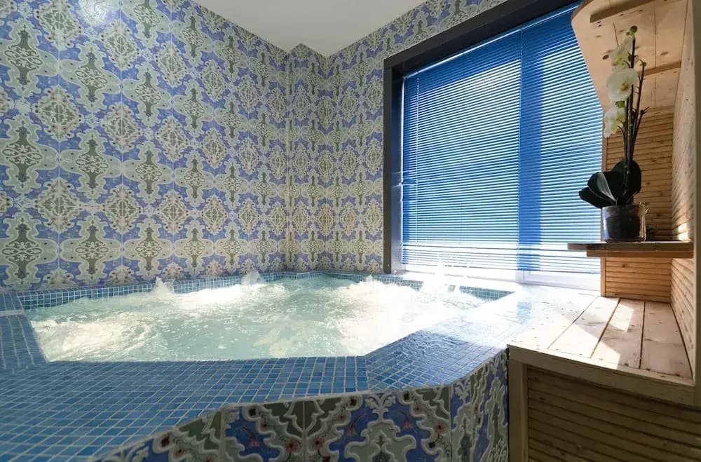 Diamond Star Hotel - photo 17