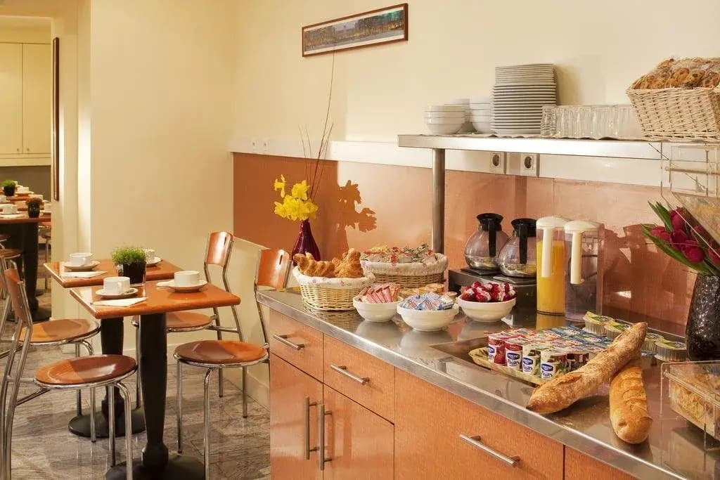 Pacific Hotel Fondary - photo 9