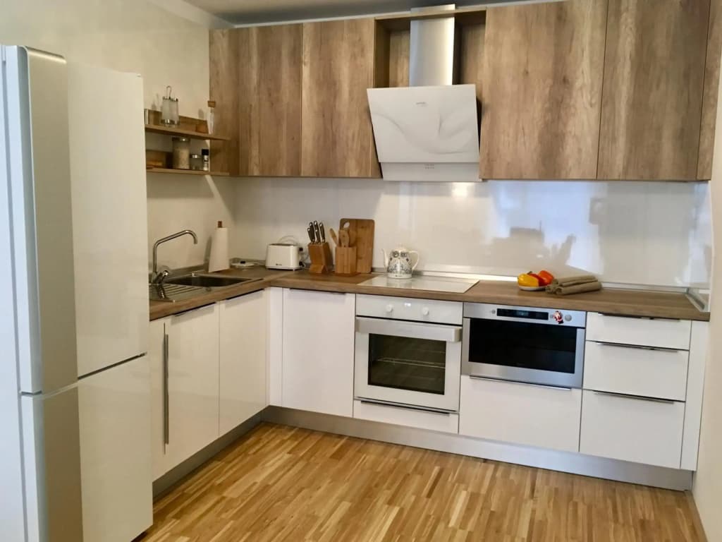 White Vintage Park View Apartment - photo 35
