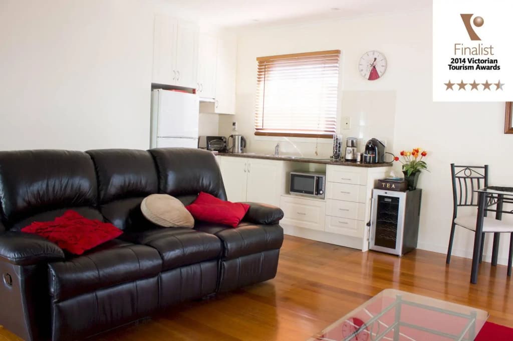 Lakeside Cottage - photo 14