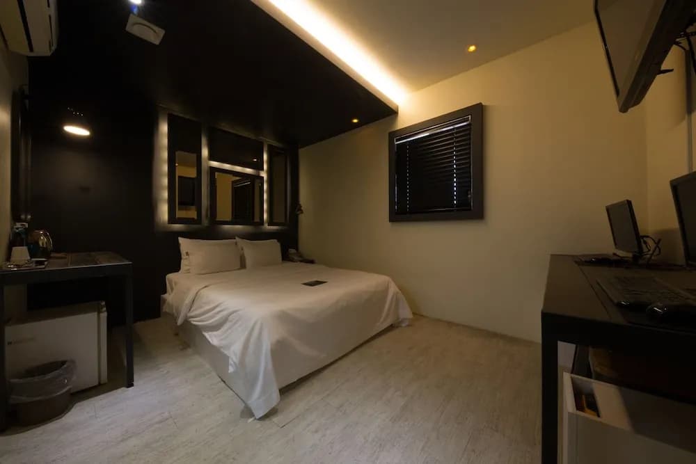 Achasan Station Wall Hotel - photo 2
