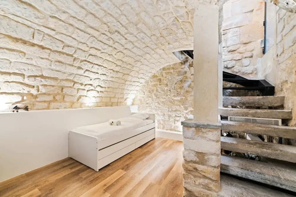 Souplex With Terrace in Rue de Faubourg - photo 8