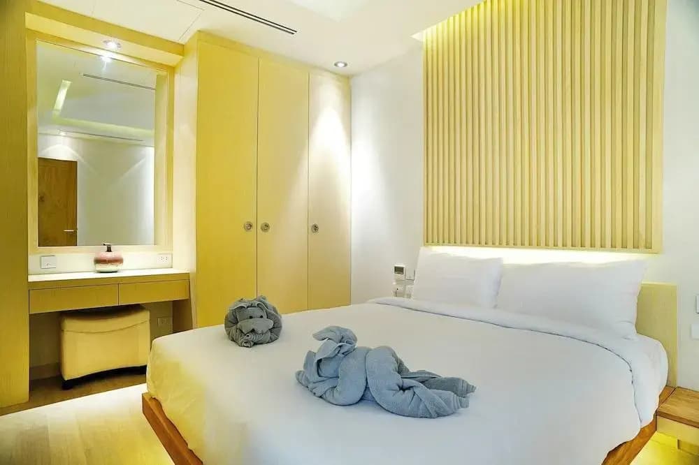 Beachfront Phuket Seaview Suites - photo 7