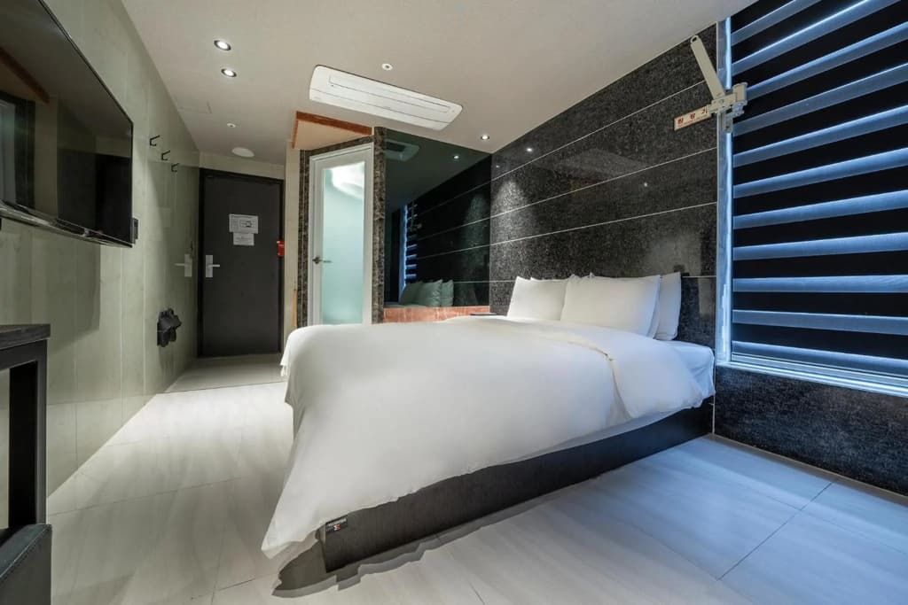 MG Hotel Jonggak - photo 16