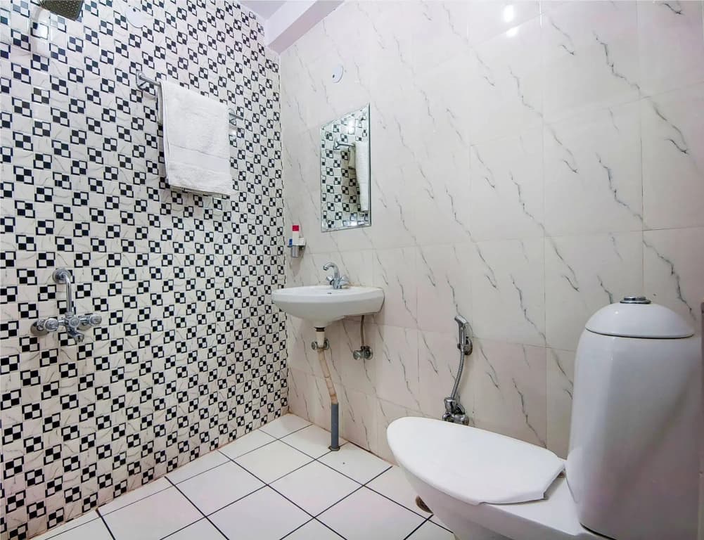 Hotel Charan Pahari - photo 8