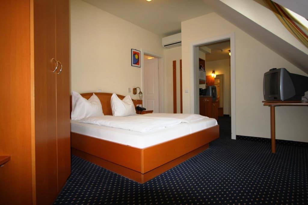 SUITE HOTEL 900m ZUR OPER - photo 3