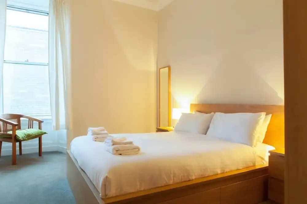 2 Bedroom Flat With Skyline Views - photo 1