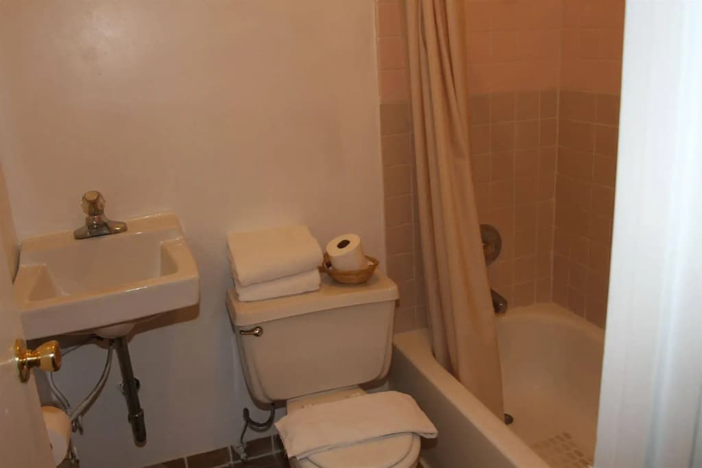 Gateway Inn - photo 8
