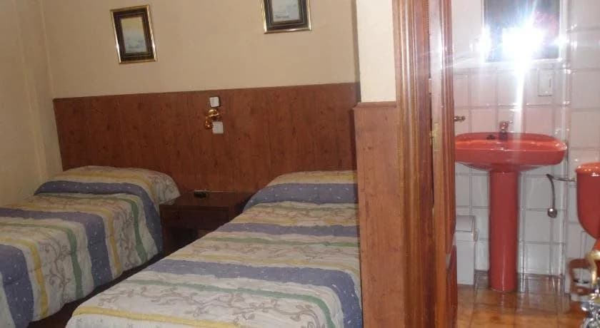 Hostal Suarez - photo 8