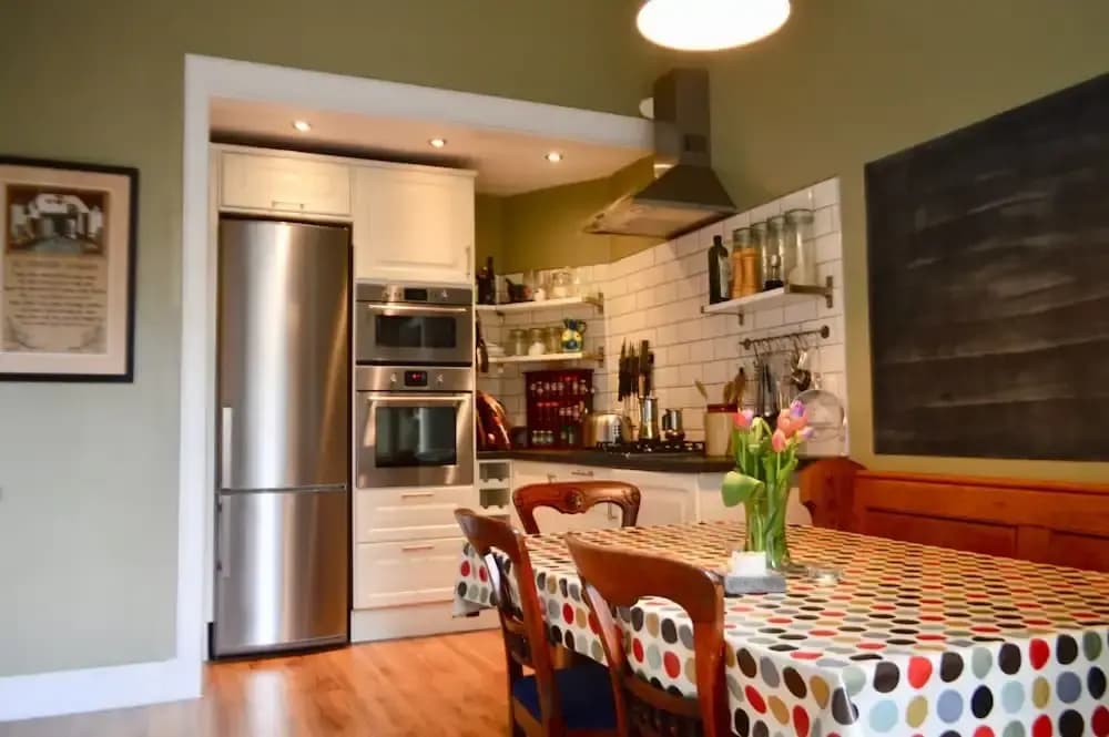 3 Bedroom Family Flat in Newington With Garden - photo 10