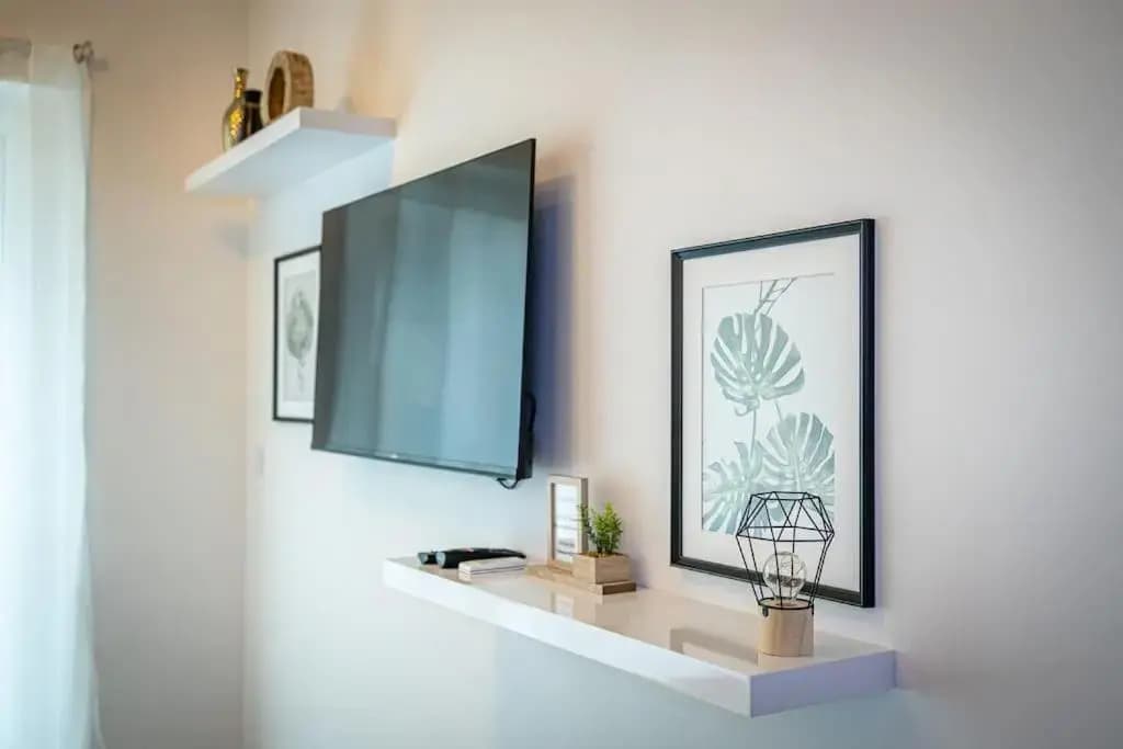Brand new 1BR with Balcony - photo 2