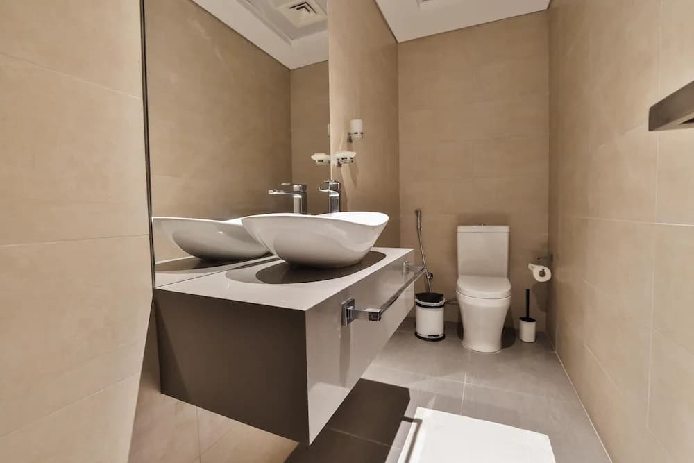 Luxe 1Bed Apt - Balcony & View - photo 7