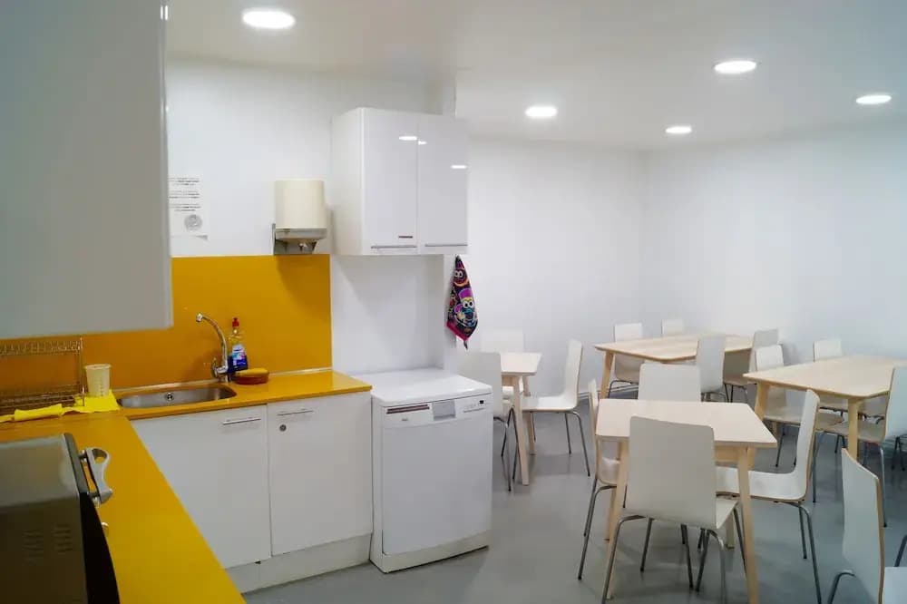 Alberguinn Youth Hostel - photo 24