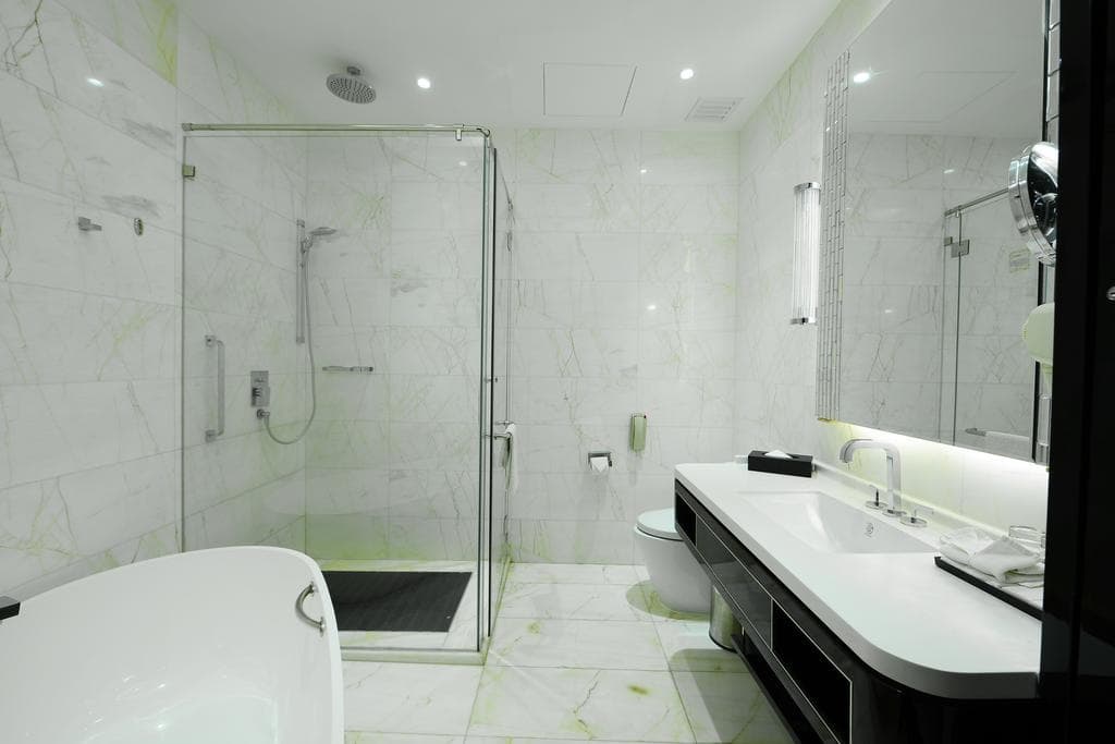 Pacific Regency Hotel Suites - photo 9