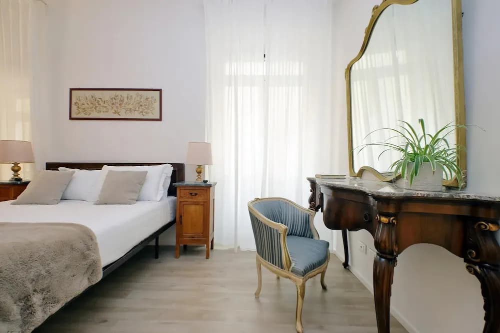 Treasurerome Opera Trevi Green Suite 2BR - photo 2