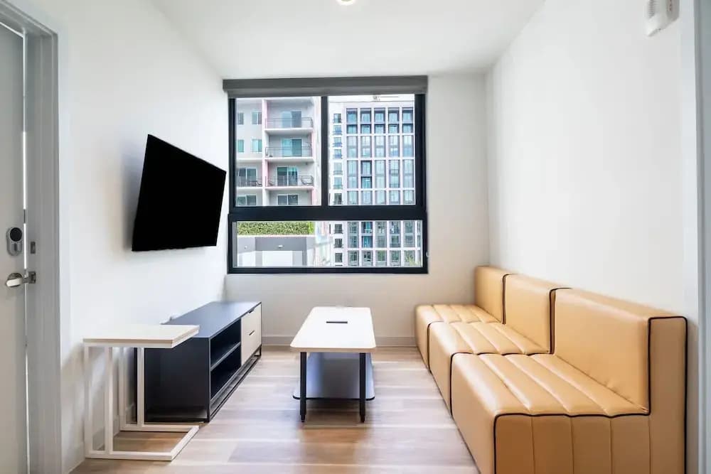 w Spacious Modern 3BR in Wynwood - photo 1