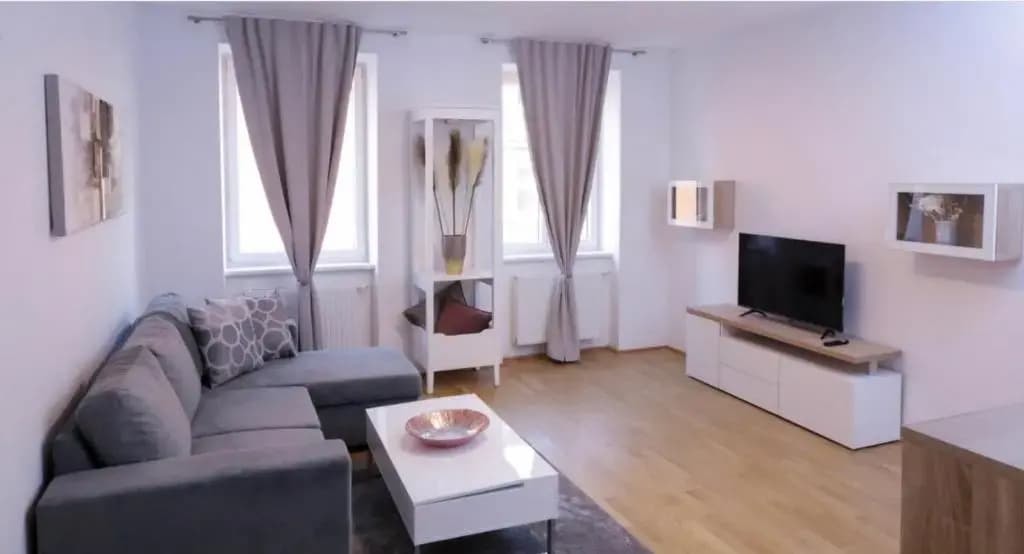 Charming & Large Flat near CentralStation Apt7 - photo 5