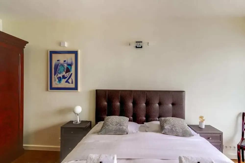 Spacious Apartment Near Exhibition Park - main photo