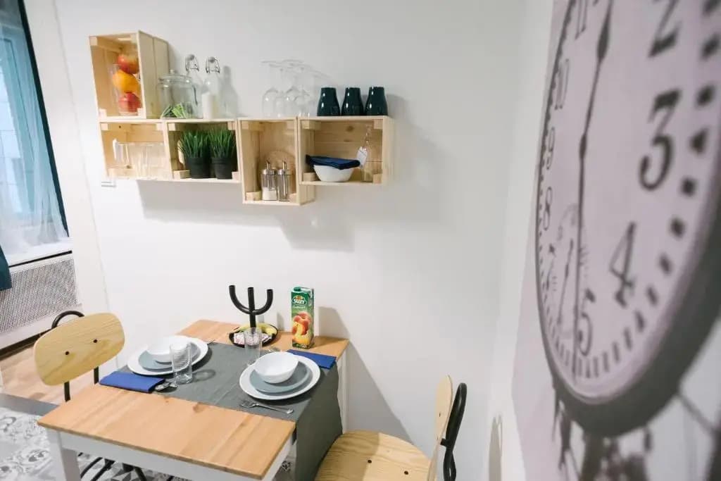 d.Five Golden Hand Luxury Apartment - photo 3