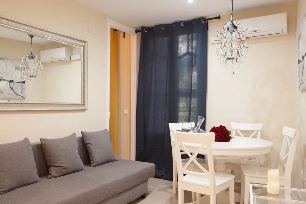 Comfy Corner E2 - main photo