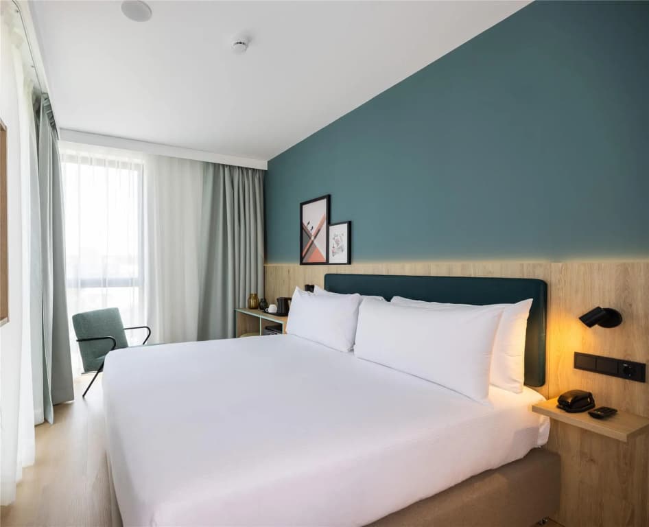 Spark By Hilton Madrid Alcala - photo 16