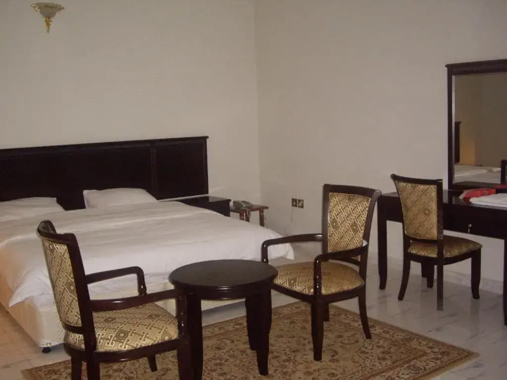 Gulf Crown Hotel Apartment - photo 4