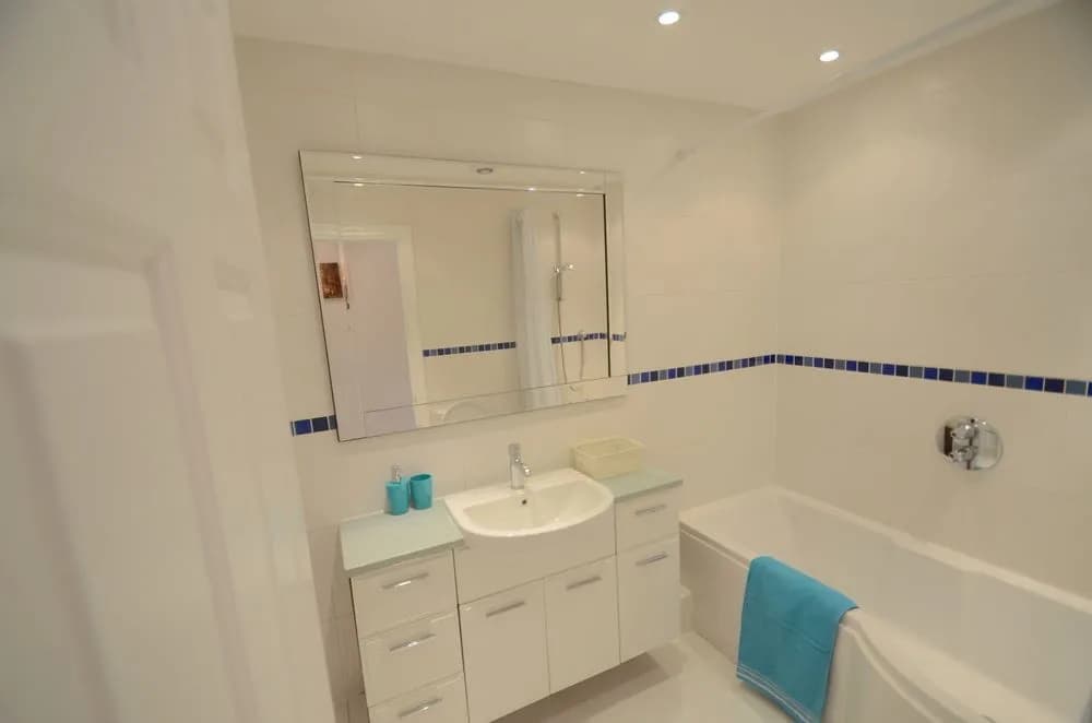 Three Bedroom Limehouse - photo 18
