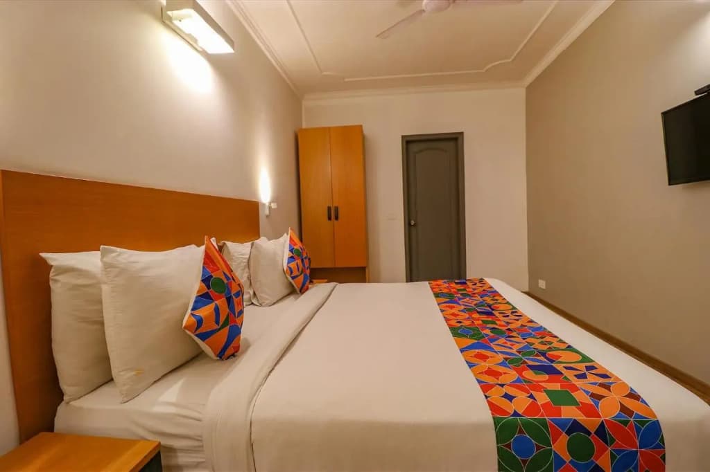 Fabhotel Lord Inn - photo 17