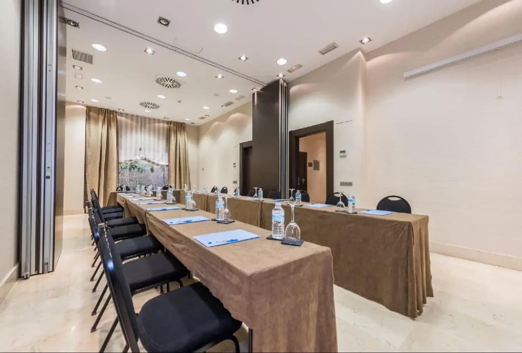 Hotel Mercader - photo 20
