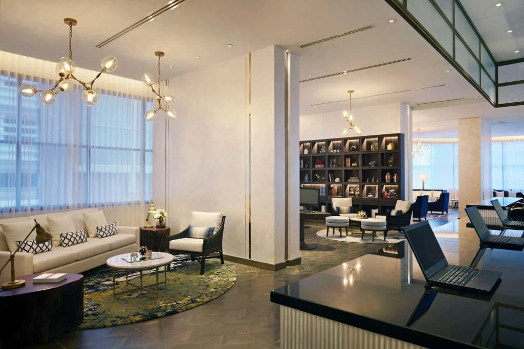Hyatt Place Bangkok Sukhumvit 24 - photo 2