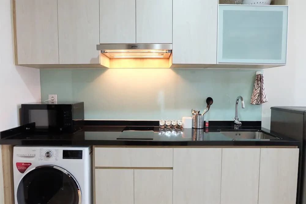 Comfy Studio Menteng Park Apartment - photo 18