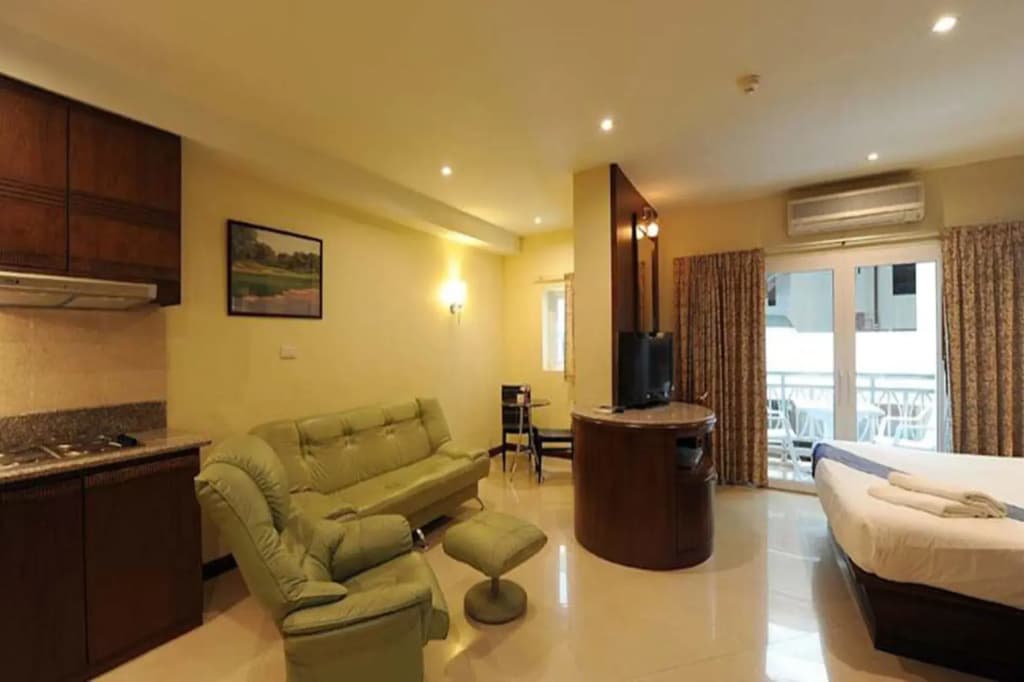 Whitehouse Condotel - photo 6